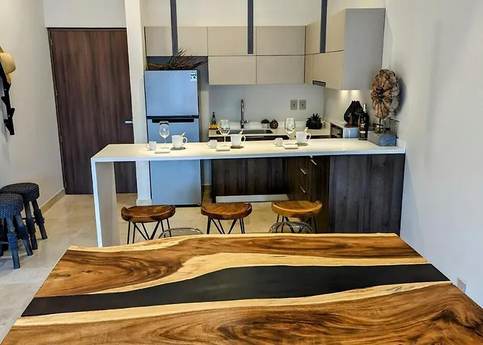 Luxury 2br Steps Away From The Clubs Apartment *