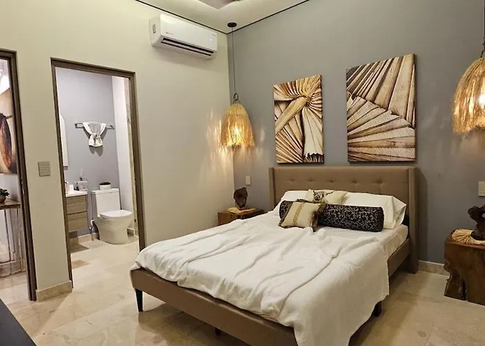 Luxury 2br Steps Away From The Clubs