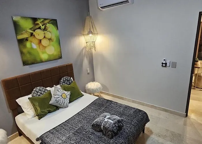 Luxury 2br Steps Away From The Clubs Apartment *
