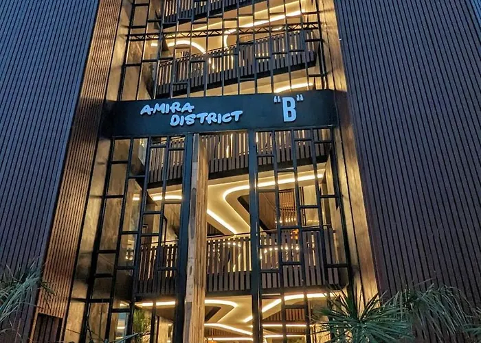 Luxury 2br Steps Away From The Clubs *