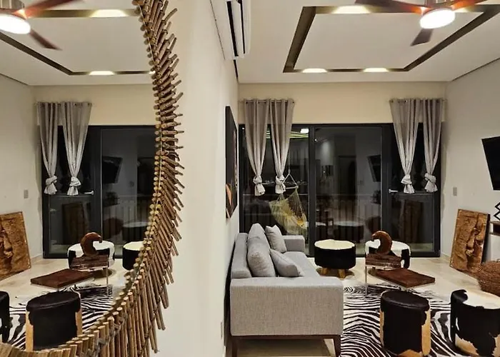 Apartment Luxury 2br Steps Away From The Clubs *