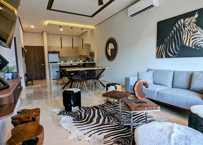Luxury 2br Steps Away From The Clubs