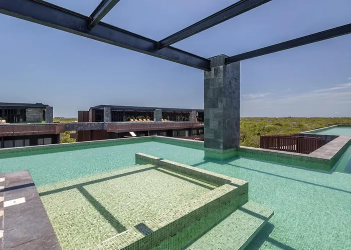 Apartment Luxury 2br Steps Away From The Clubs *